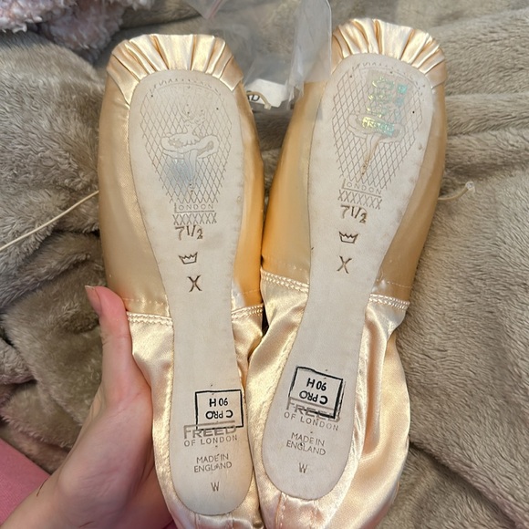 New Freed of London pointe shoes c pro 90 H - Picture 3 of 3